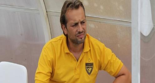 ديسابر يستبعد عمر جمال ودويدار من قائمة الإسماعيلي أمام الأهلي